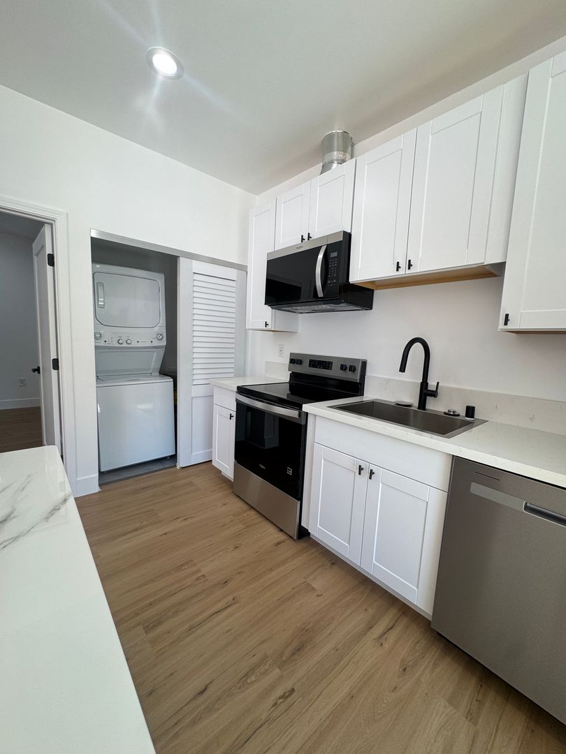 Red Bluff Apartment: 240 White Road