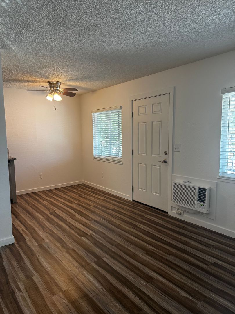 Redding Apartment: 261 Boulder Creek Drive