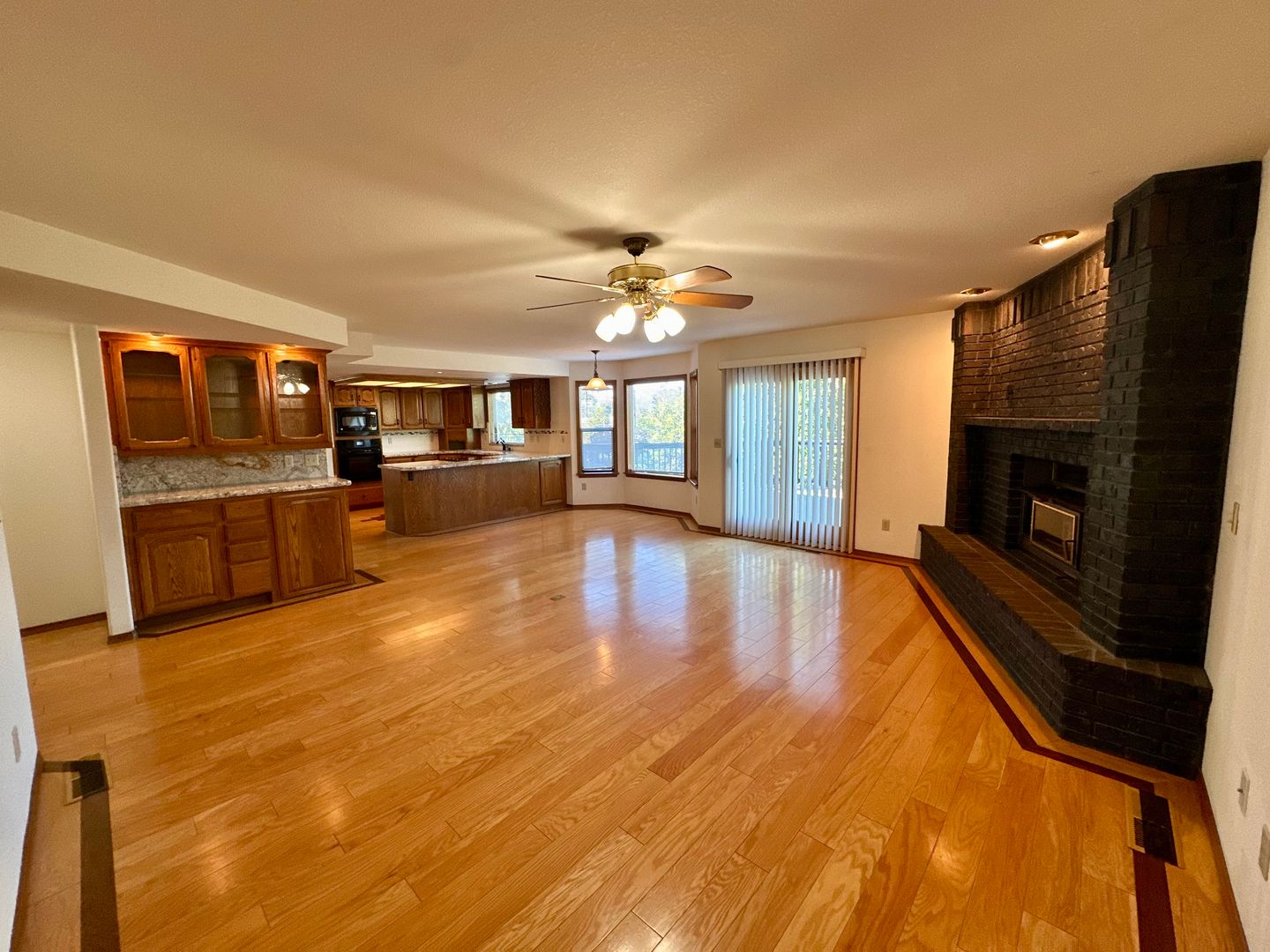 MOVE IN SPECIAL $500 OFF FIRST MONTHS RENT - 4 BED 3 BATH HOME IN GOLD HILLS