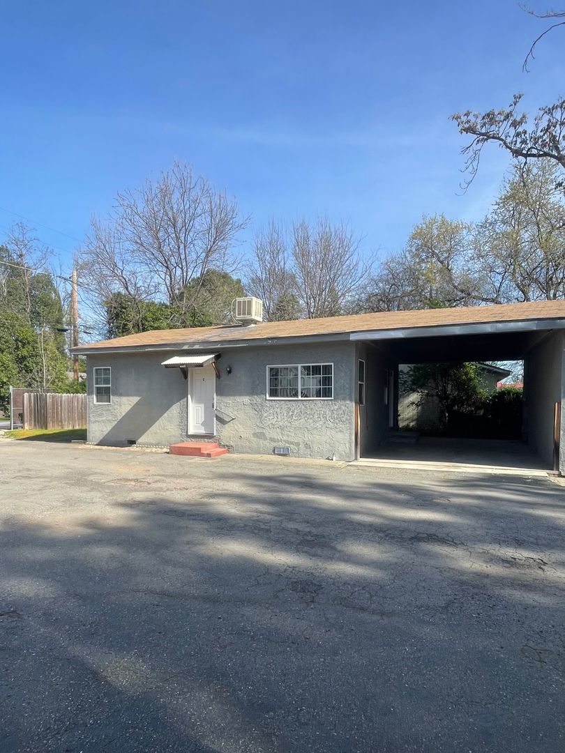 Redding Apartment: 2646 Sharon Avenue