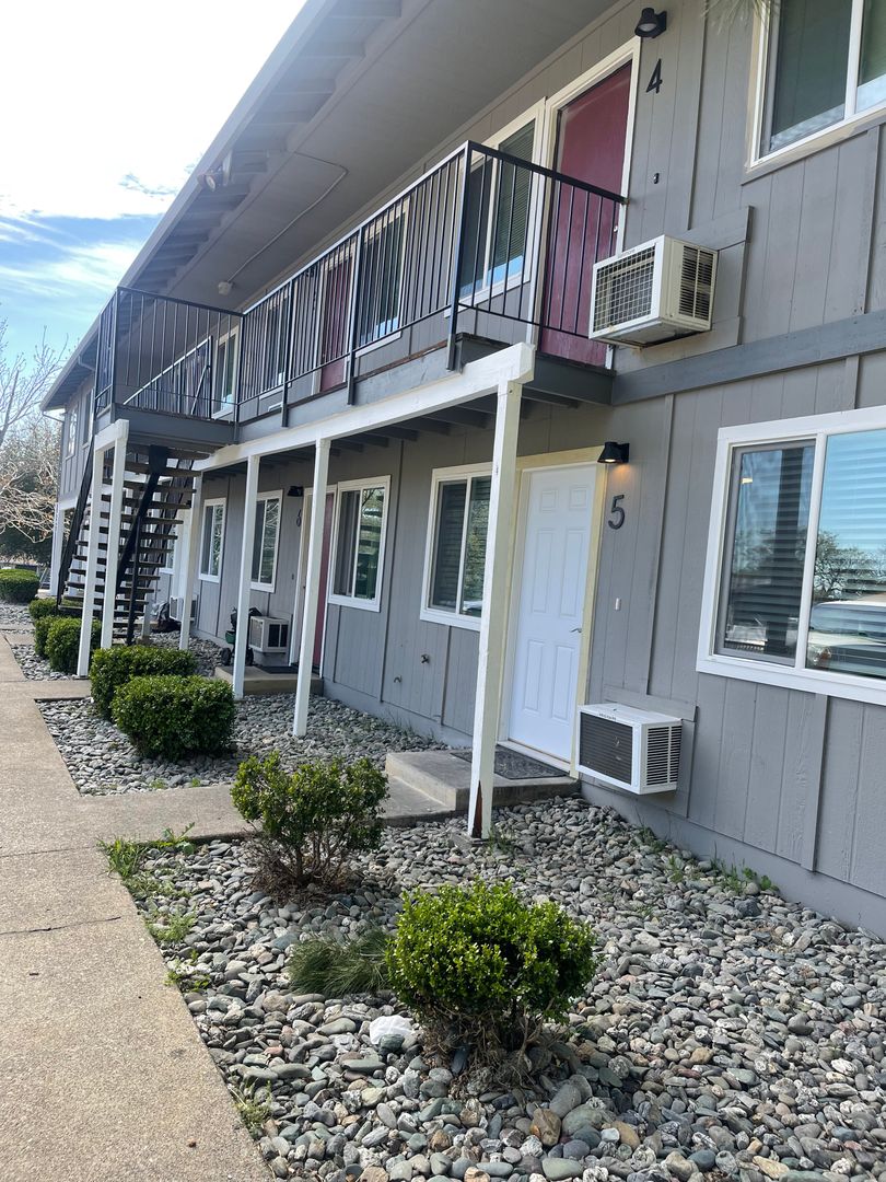 Redding Apartment: 236 Boulder Creek Drive