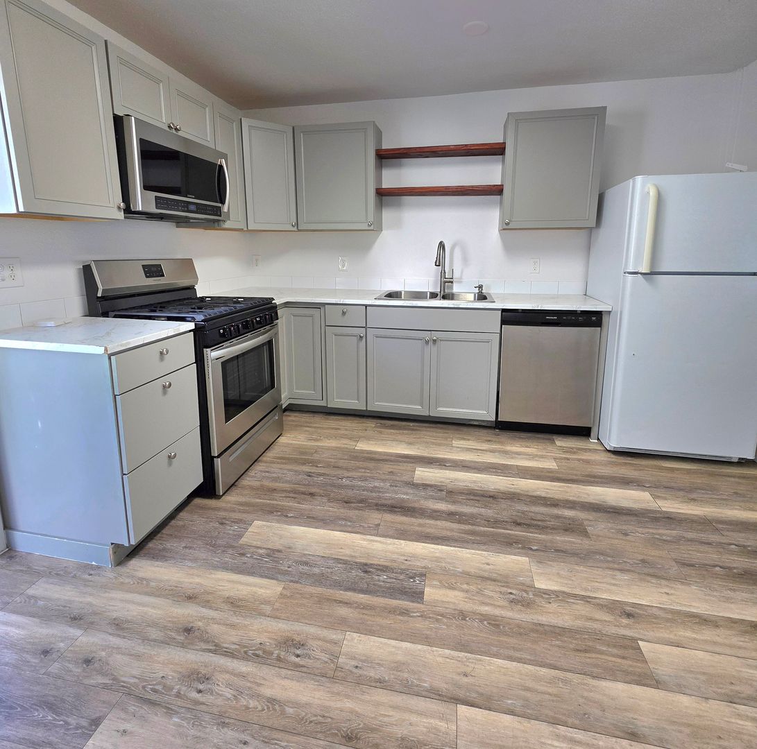 Redding House: 1123 Hawthorne Ave