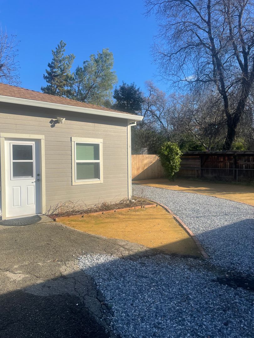 Redding Apartment: 5553 Elm Lane