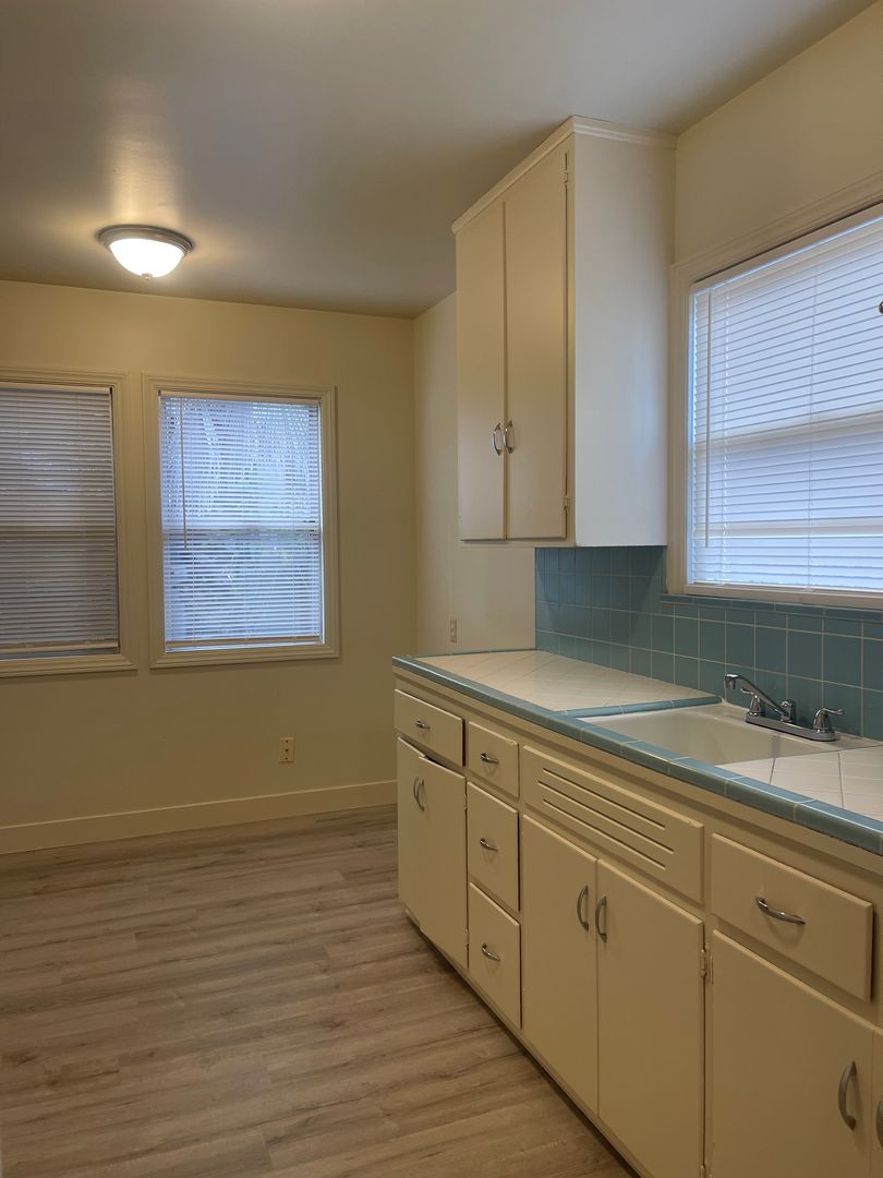 Redding Apartment: 602, 604, 612 & 614 State Street