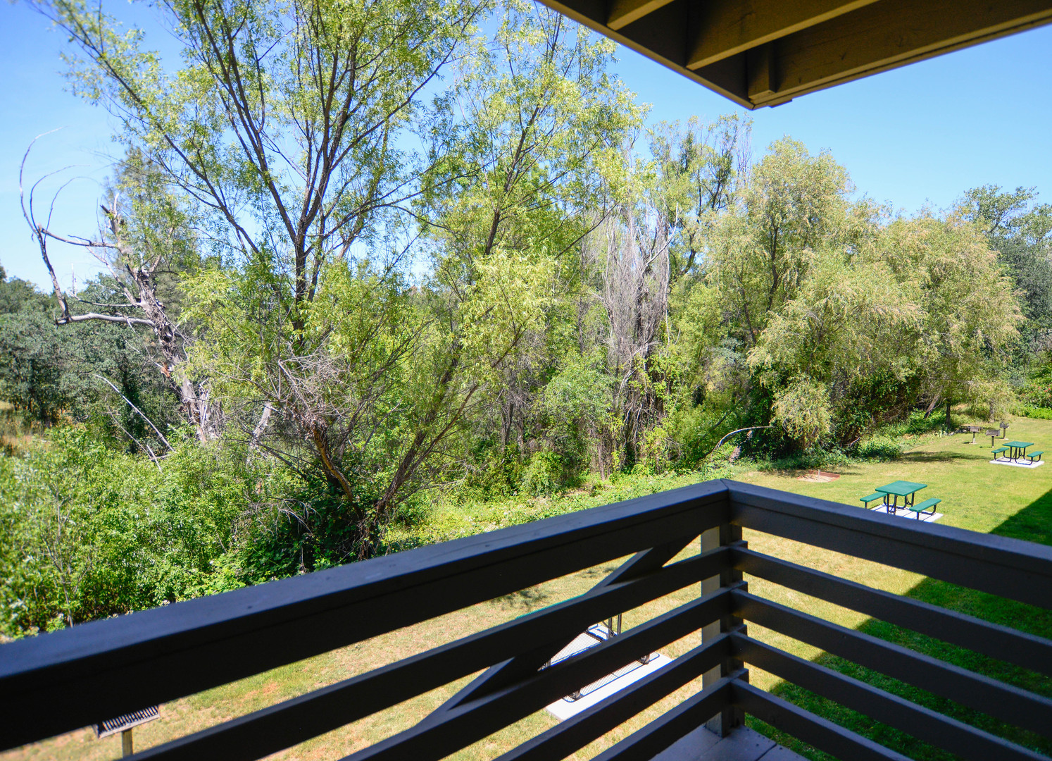 Redding Apartment: 2850 Pioneer Dr