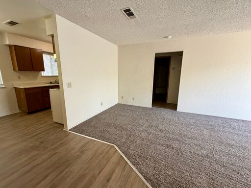 UPSTAIRS UNIT 2 BED 1 BATH WITH ALL NEW FLOORING – photo 1