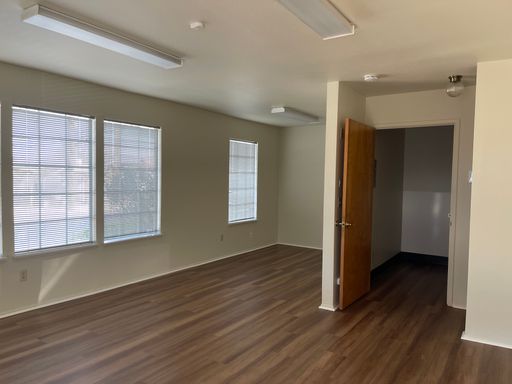 Commercial Space For Rent Located On East Cypress – photo 1