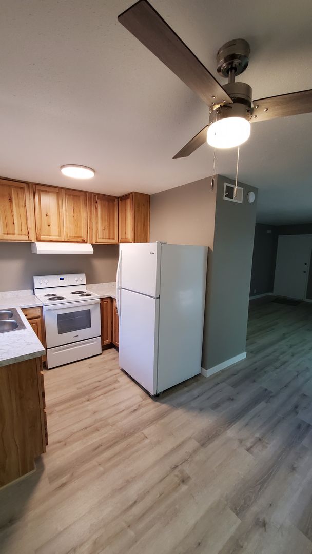 Redding Apartment: 1465 Benton Drive