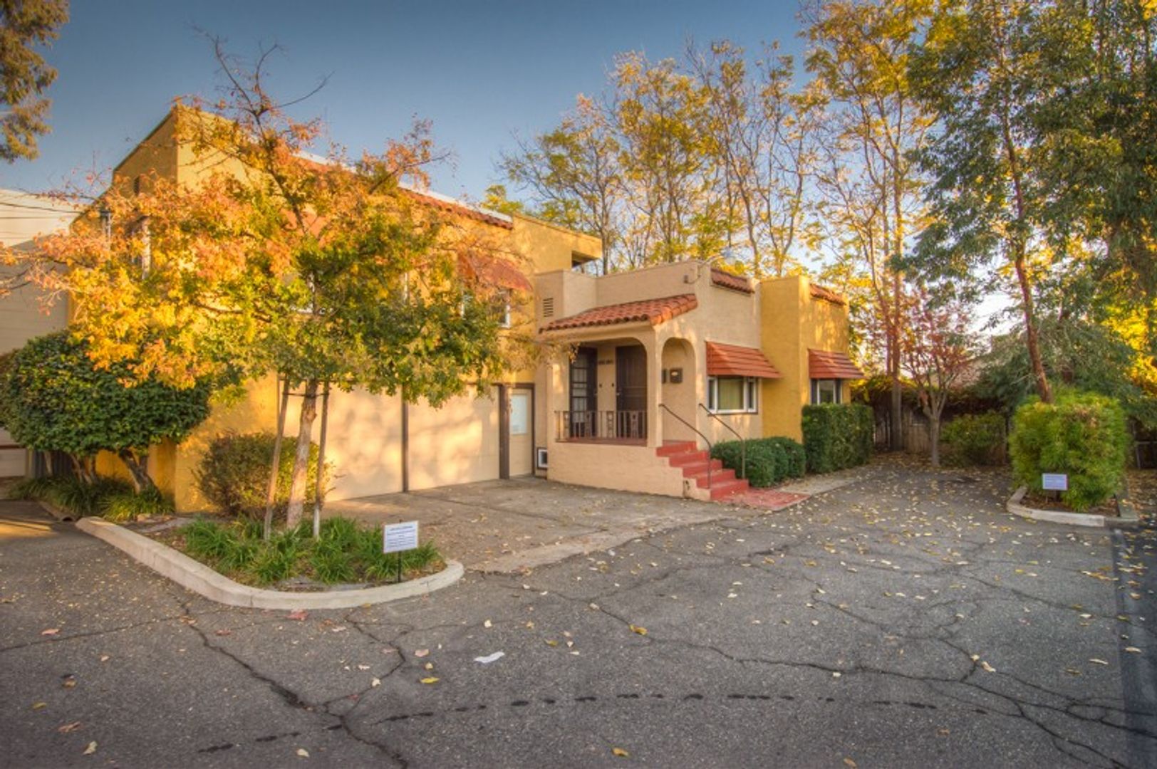 Redding Apartment: 1427, 1429 & 1431 Gold Street