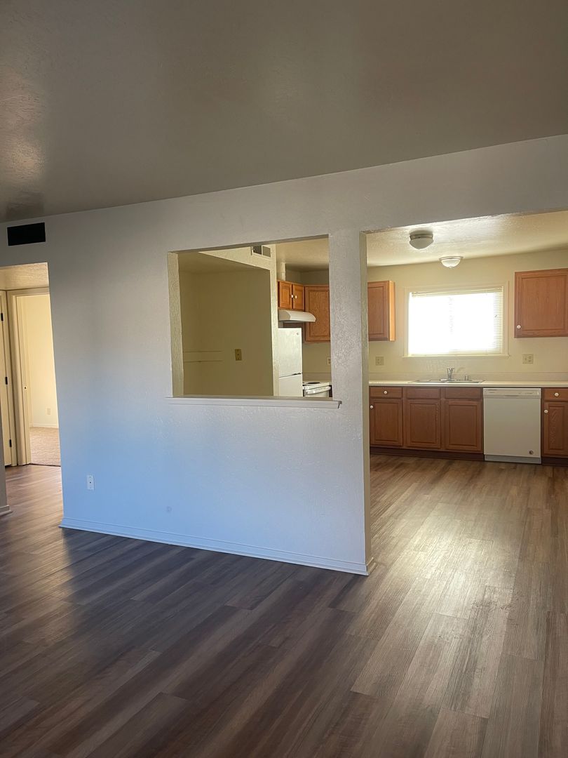 Redding Apartment: 2487 Court Street