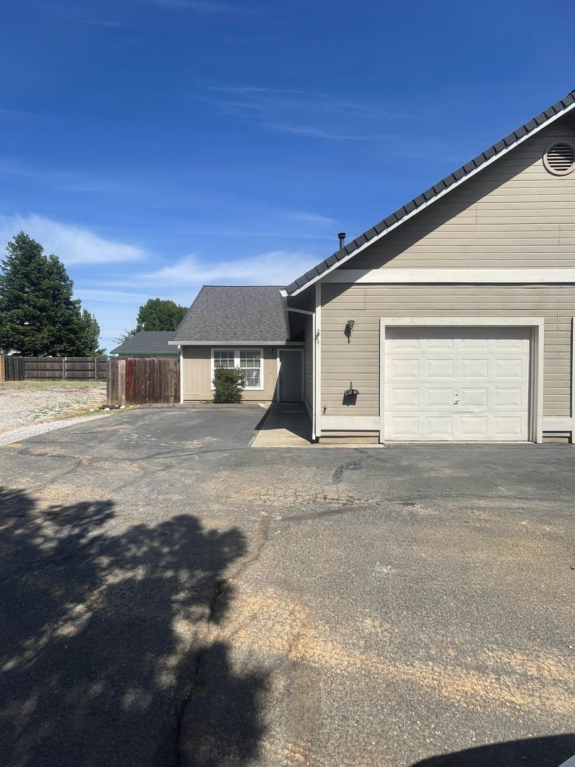 Redding Apartment: 802 Cally Court