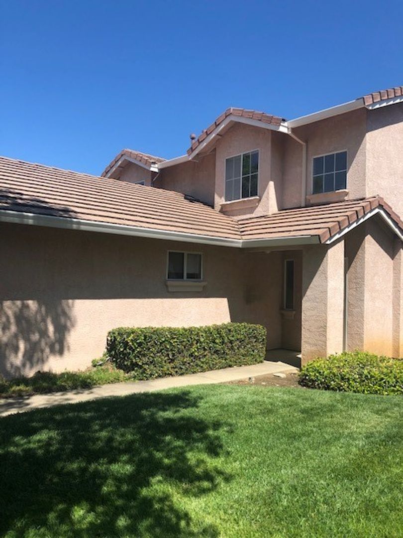 Redding Apartment: 1072 Burton Drive