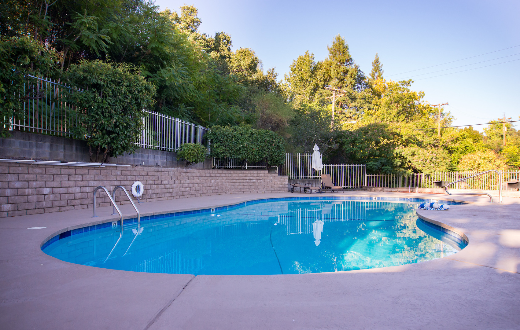 Redding Apartment: 2805 Pioneer Drive