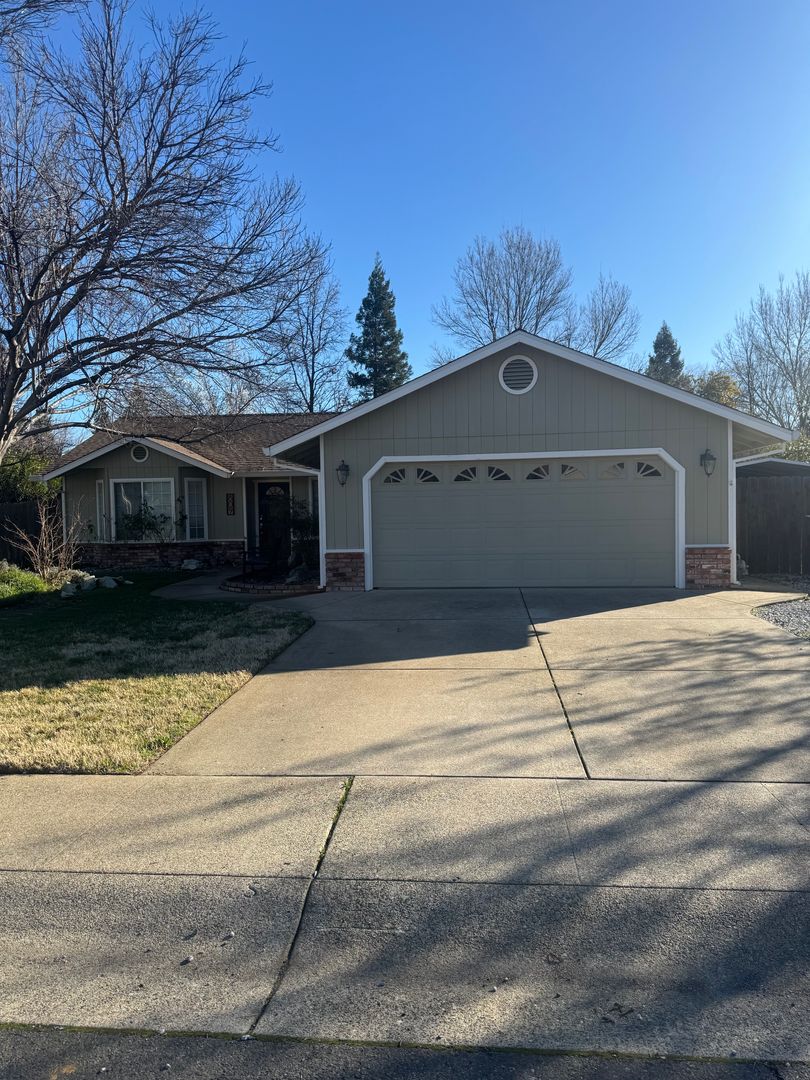 Redding House: 809 Fountain Circle