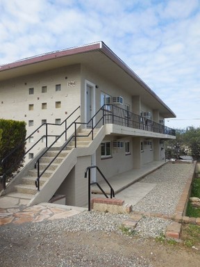 DOWNSTAIRS 2 BED 1 BATH WEST REDDING APARTMENT