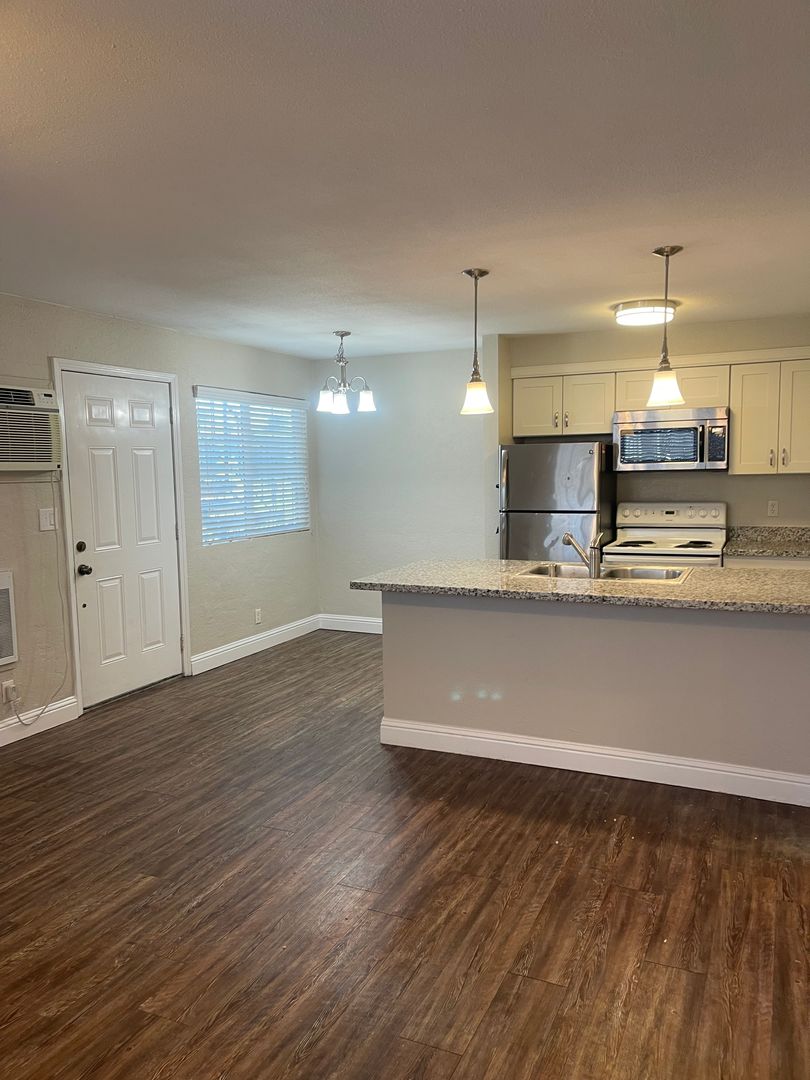 Redding Apartment: 590-596 Iris Drive