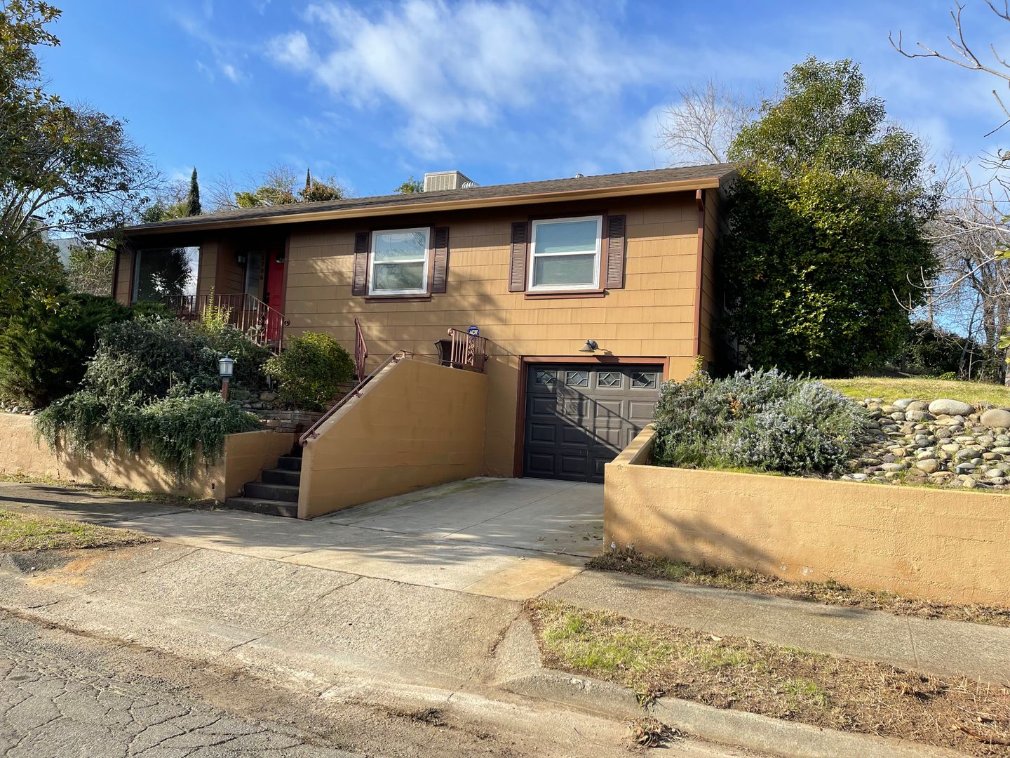 Redding House: 1706 Magnolia Ave