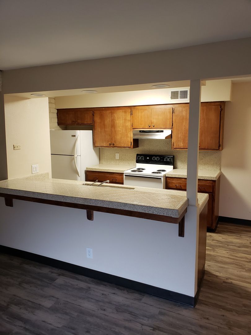 Redding Apartment: 3260, 3276, 3306 Alexander Drive