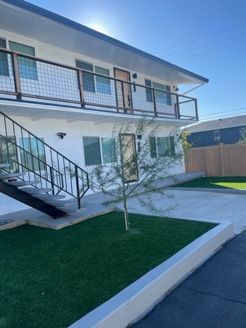 Redding Apartment: 632-638 Iris Drive