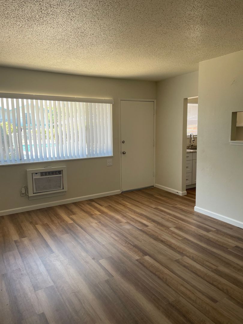 Redding Apartment: 1050, 1070, 1090 Continental Street