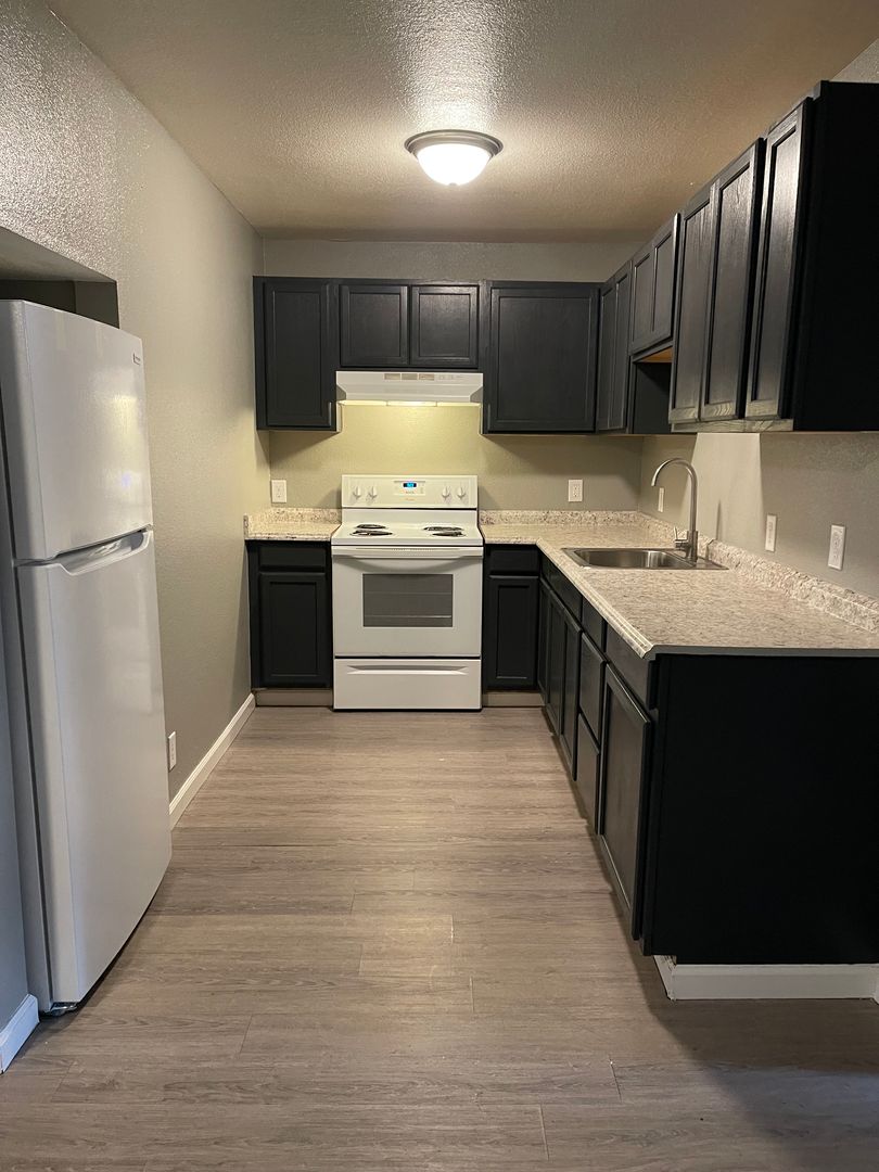 Redding Apartment: 4660 Westside Road
