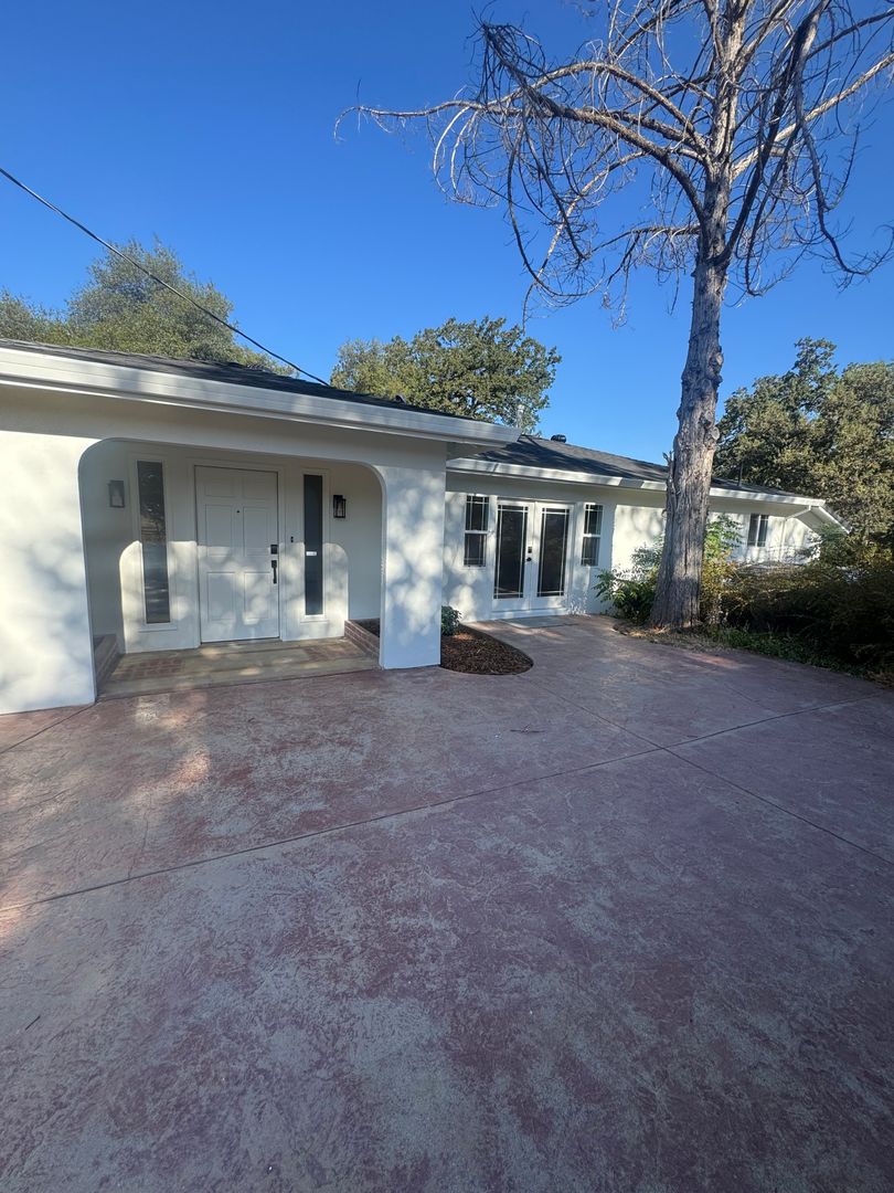 Shasta Lake House: 4829 Chico St.