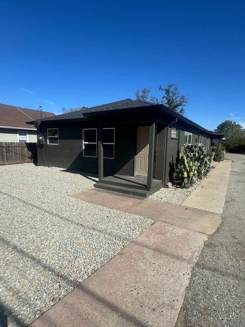 Redding House: 1621 Magnolia Avenue