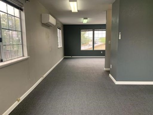 COMMERICAL END UNIT AVAILABLE ON THE CORNER OF CYPRESS AVE & IRWIN RD!
