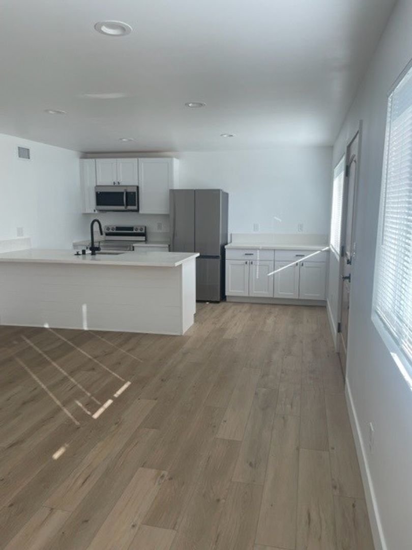 Redding Apartment: 620-626 Iris Drive