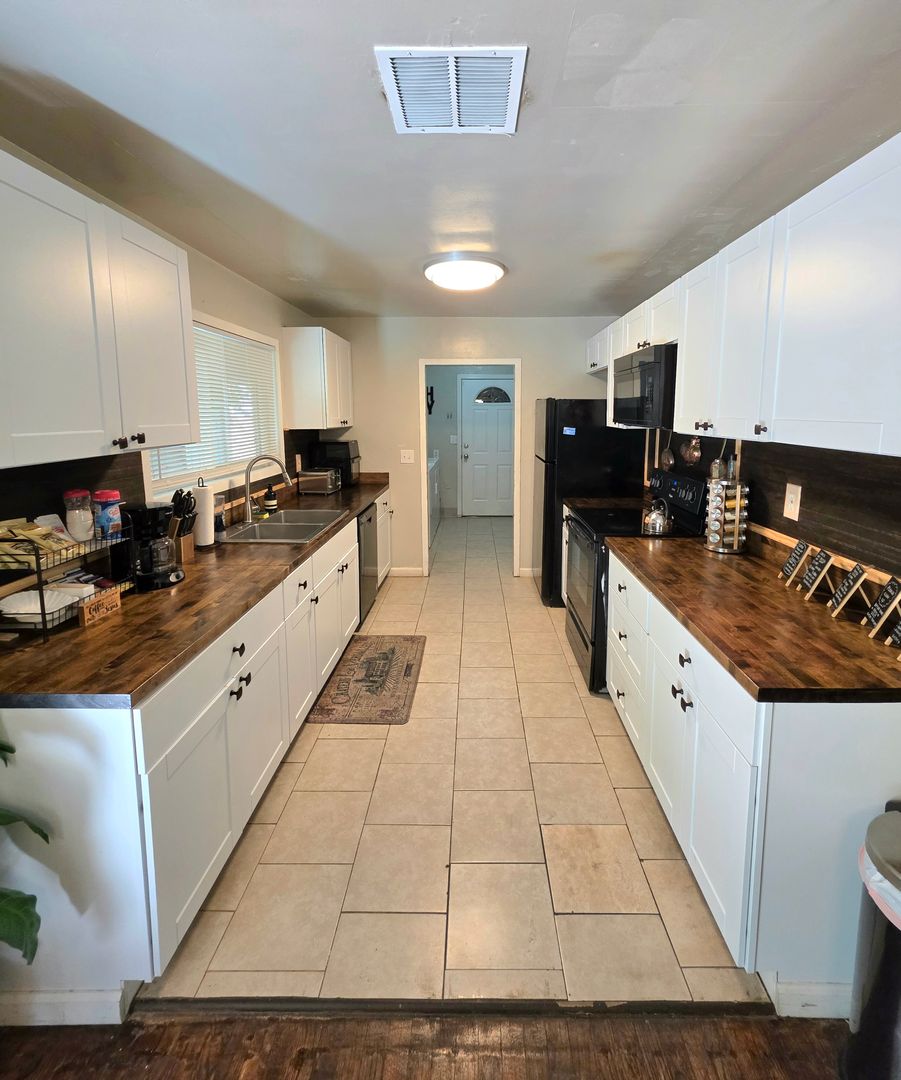 Redding House: 3910 Churn Creek Rd.