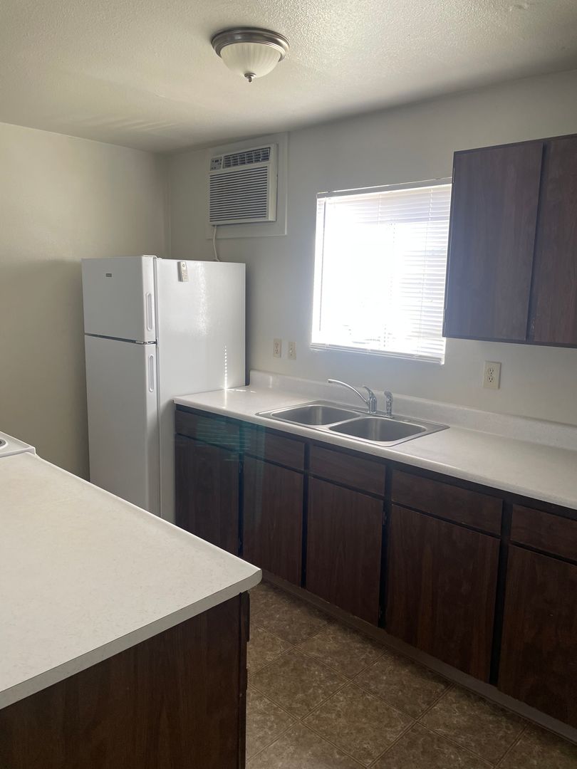 Redding Apartment: 1047-1067 Liberty Street