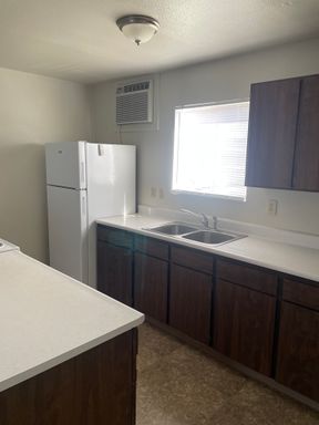 1 BED/1 Bath Unit In Redding – photo 1