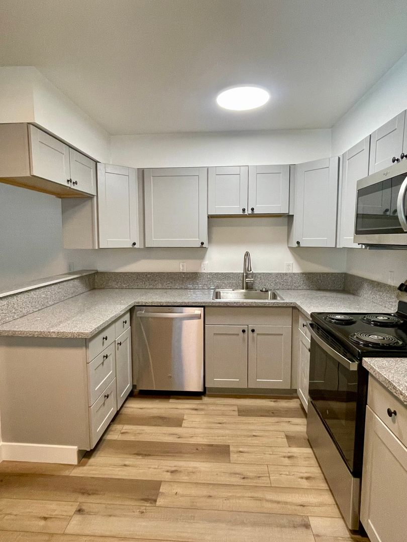 Redding Apartment: 225 Boulder Creek Drive