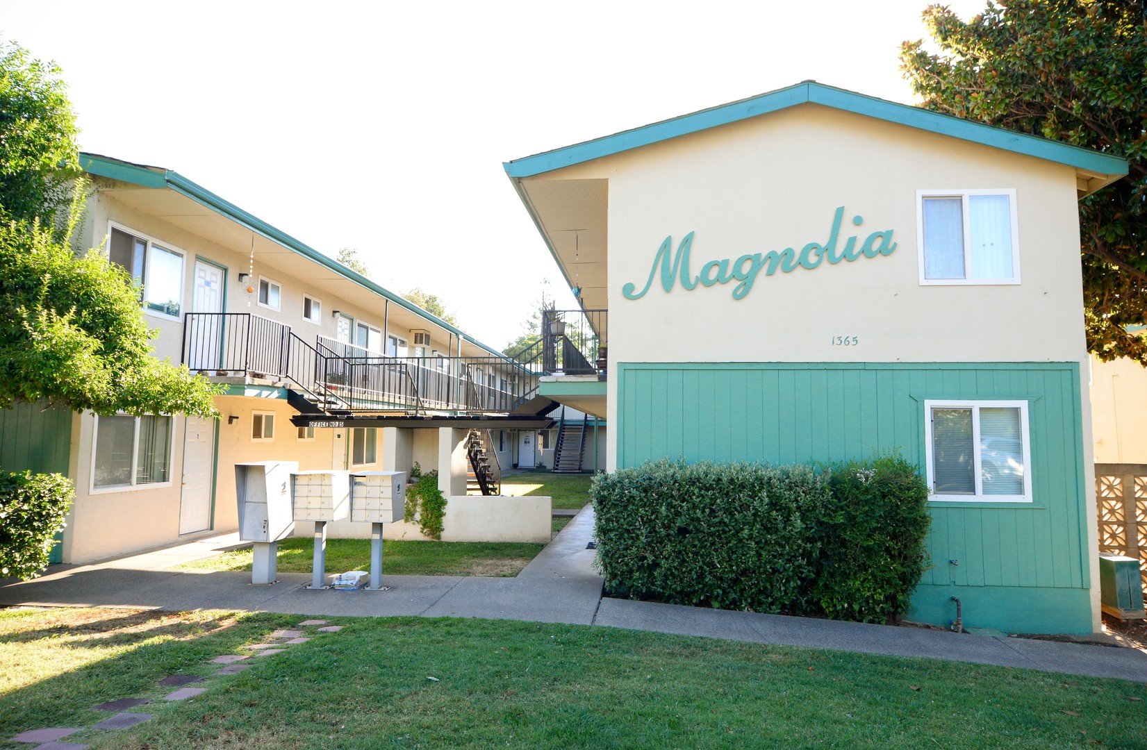 Redding Apartment: 1365 Magnolia Ave