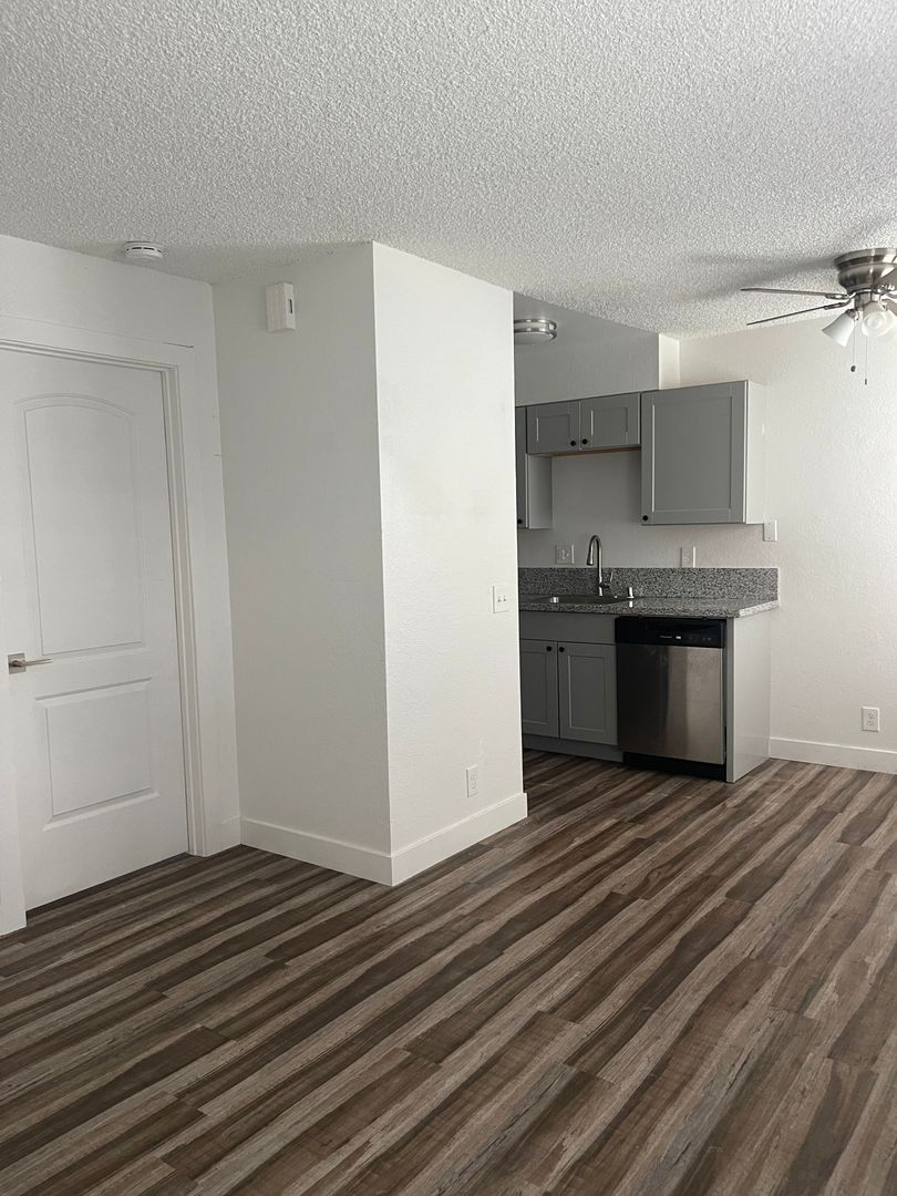 Redding Apartment: 248 Boulder Creek Drive