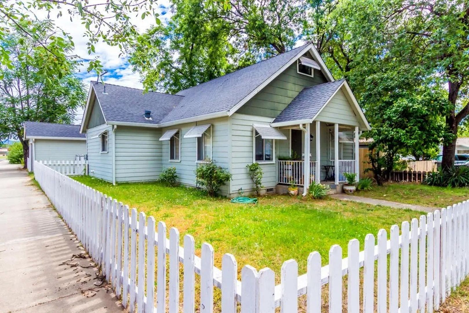 Redding House: 952 State Street
