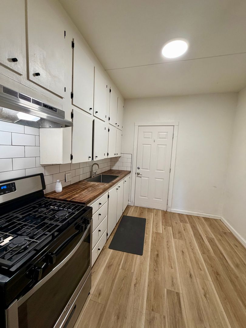 Redding Apartment: 1112-1118 Continental Street