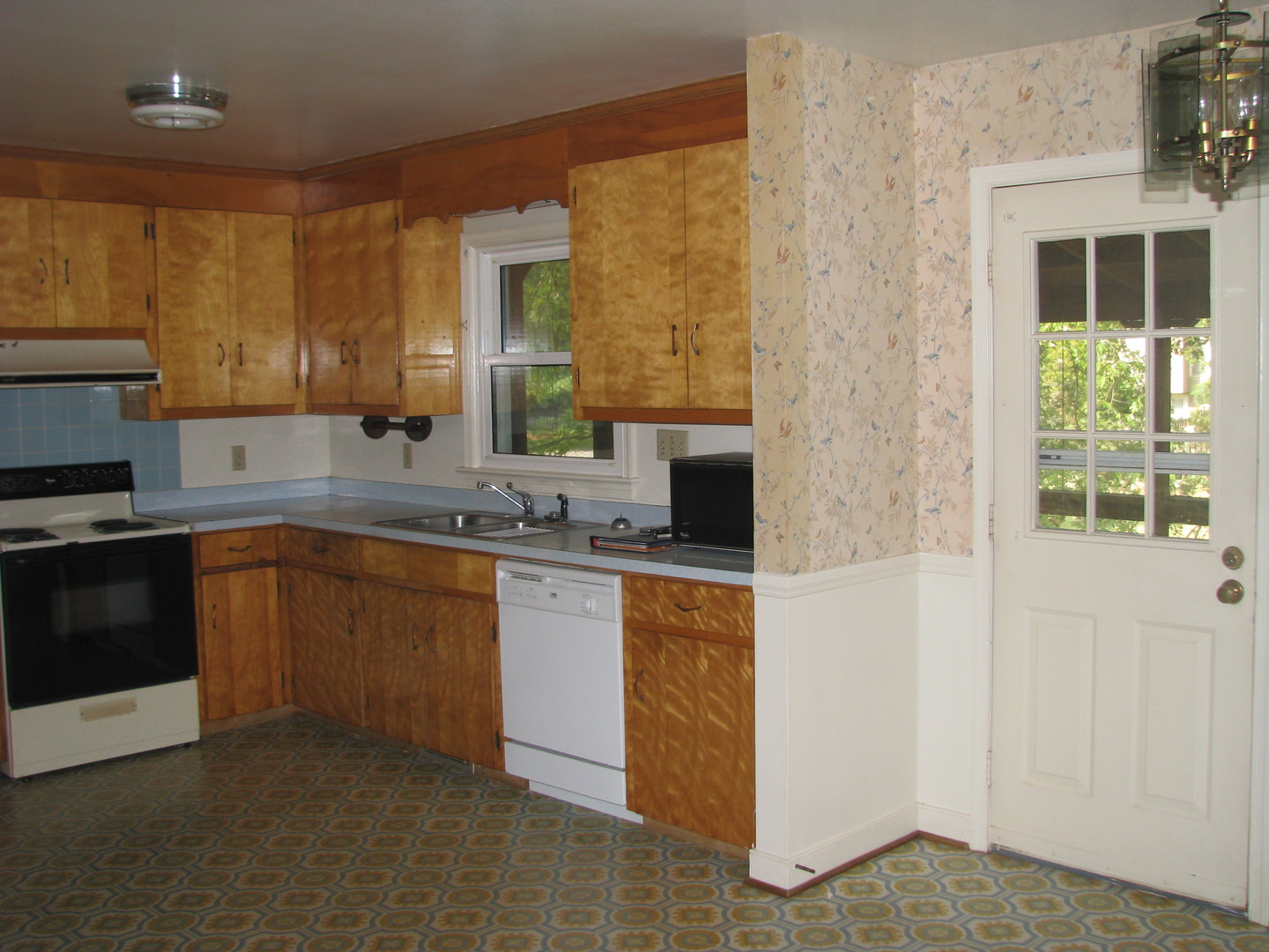 Charlottesville House: 1603 East Market St