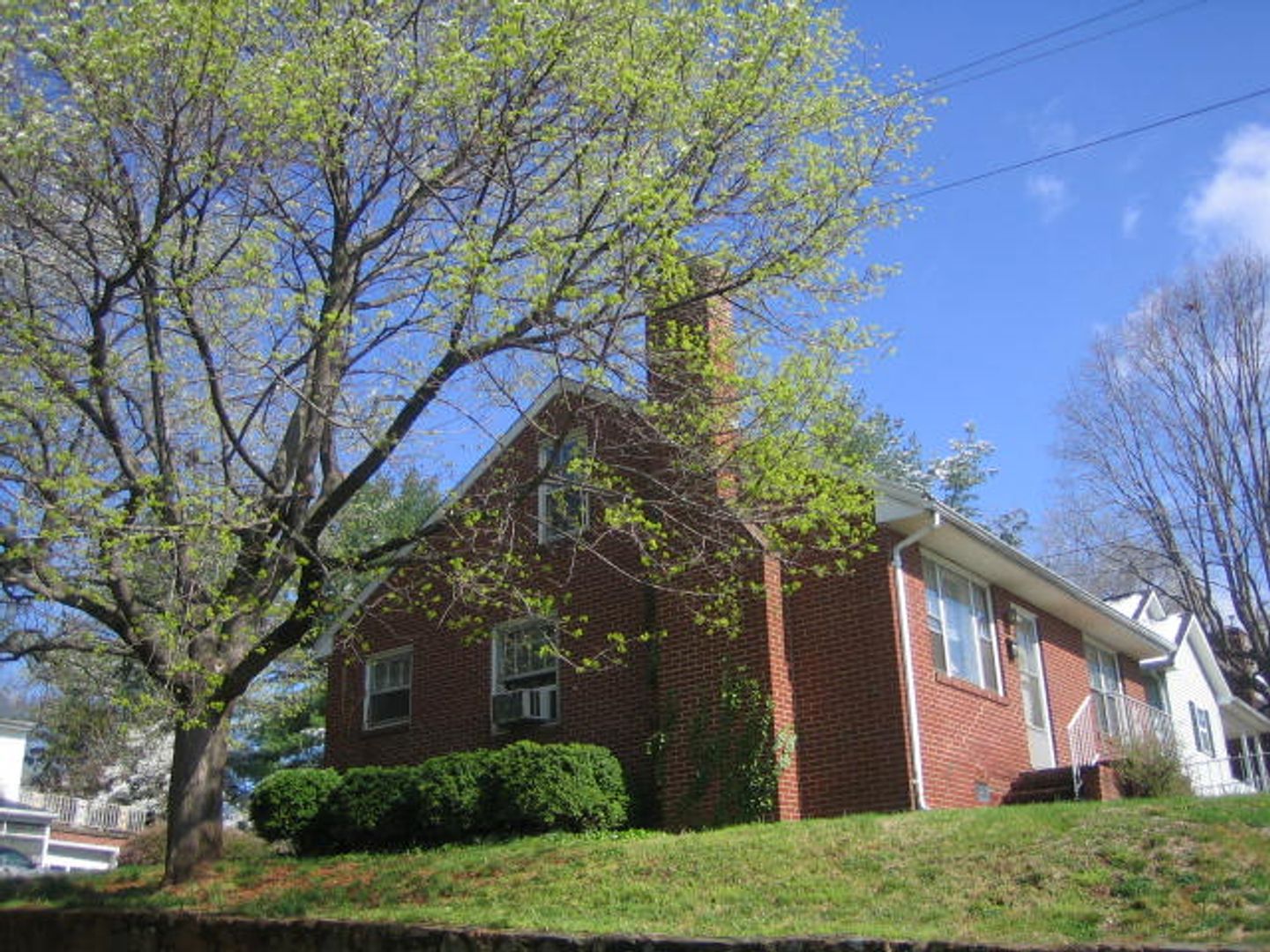 Charlottesville House: 701 St Clair Ave