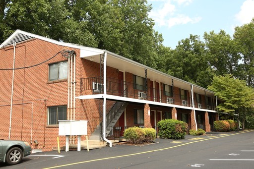 Lynnhaven Apartments – photo 1