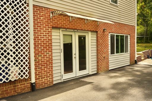 Bright and Spacious 1 Bedroom with Utilities Included – photo 1