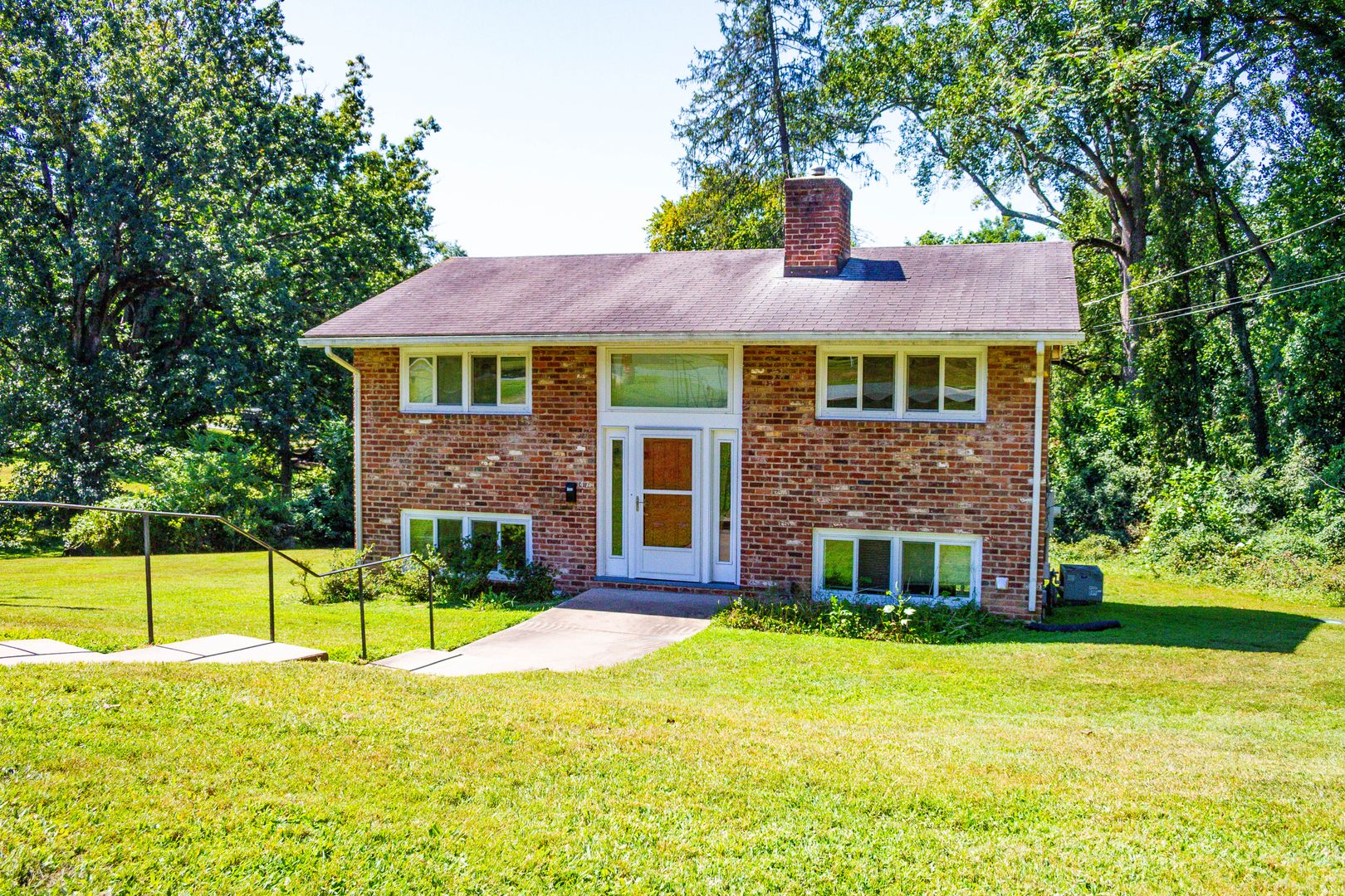 Charlottesville House: 144 Mimosa Ct
