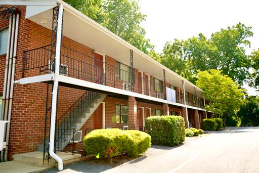 Lynnhaven Apartments-One Bedroom Available! – photo 1