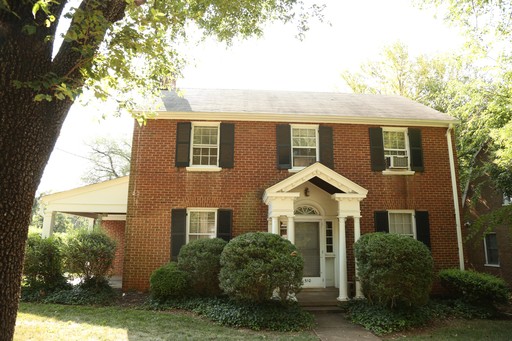 Spacious 5-Bedroom, 3-Bath Brick Home – Available for the 2027–2028 Term! – photo 1