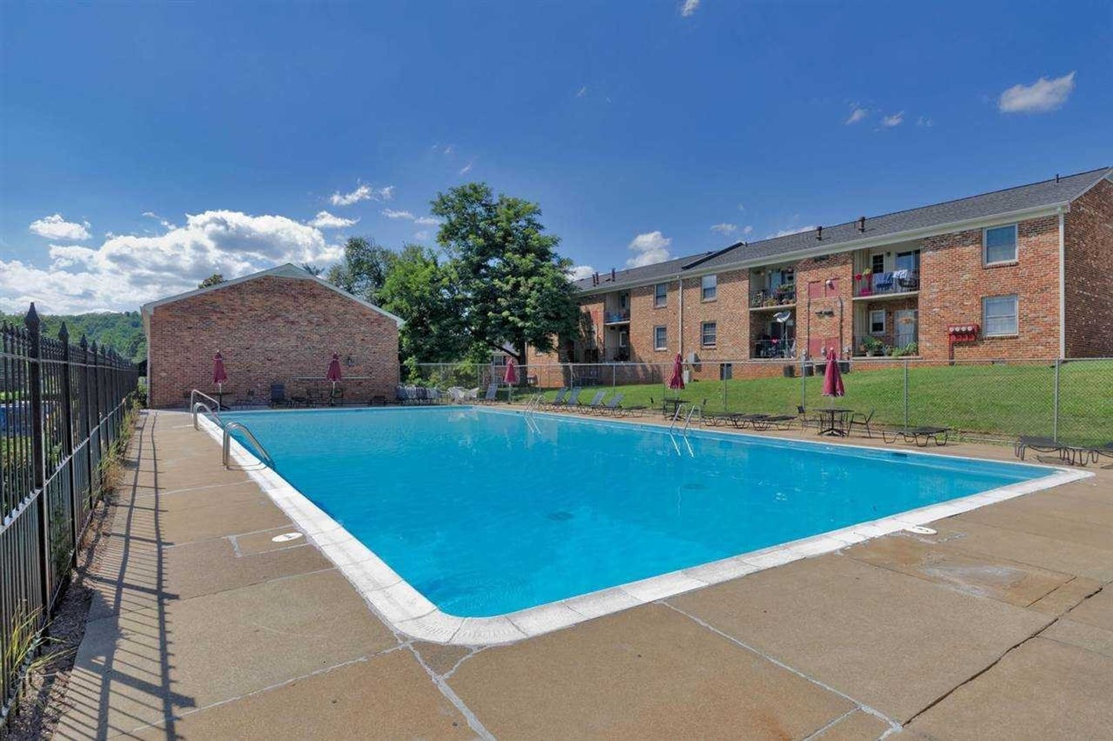 Charlottesville Apartment: 138 Hessian Hills Cir & 2418 Barracks Pl
