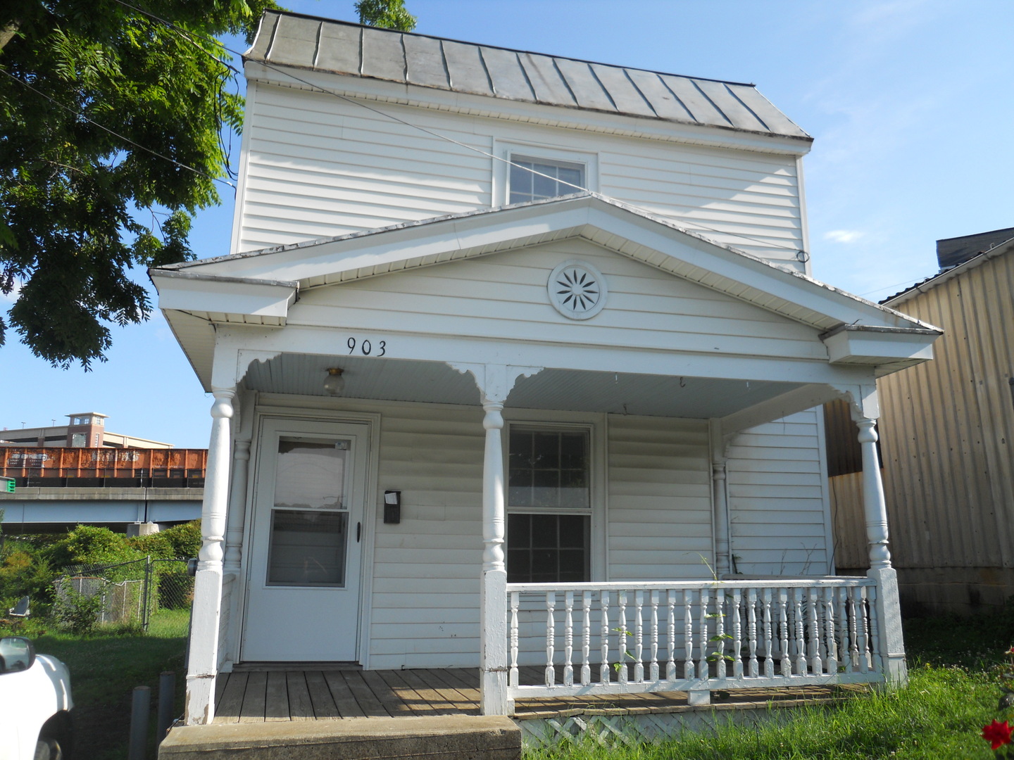 Charlottesville House: 903 Grove St