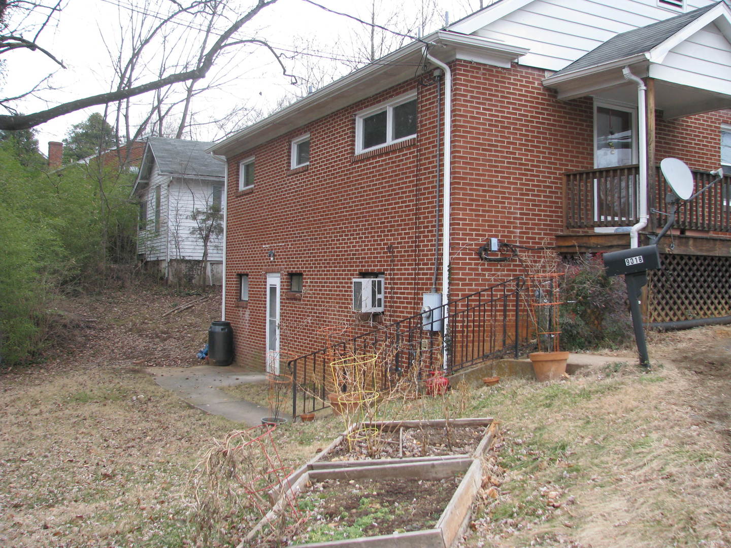 Charlottesville Apartment: 901 Park St