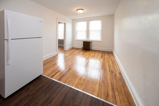 English Manor Apartments – photo 1