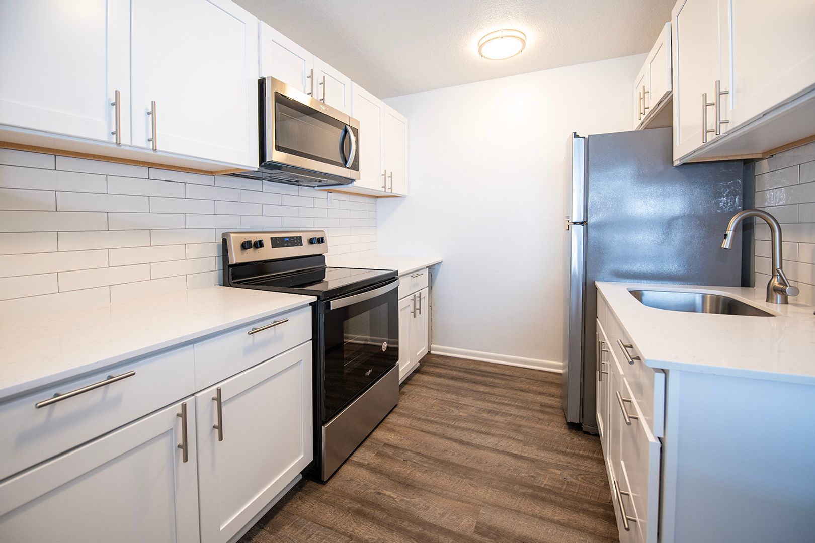 West Collingswood Apartment: 301 Champion Avenue