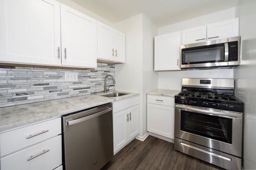 Tomlinson Court Apartments- Brand New Renovated Two Bedroom – photo 1
